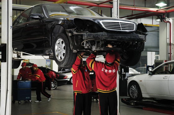 汽車發(fā)動機(jī)底盤維修實(shí)訓(xùn)課